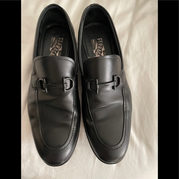 Salvatore Ferragamo black mens loafers with matte black buckle